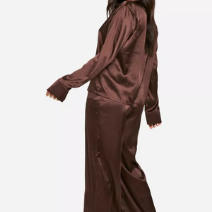 Ensemble de pyjama pour femmes en satin à manches courtes, respirant, à taille élastique, style sportif, 100% polyester, évacuant l'humidité, pour toutes les saisons - Product Image 1