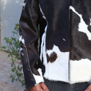 Veste en cuir de vachette pour homme, classique, en cuir de vachette souple, élégante et confortable à porter. - Product Image 3