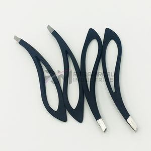 แหนบถอนขนคิ้ว RMI ราคาขายส่ง สีเคลือบผงดำ / ปลายสแตนเลสสีเงิน ดีไซน์ใหม่ ชุดแหนบปลายแหลม - Product Image 1