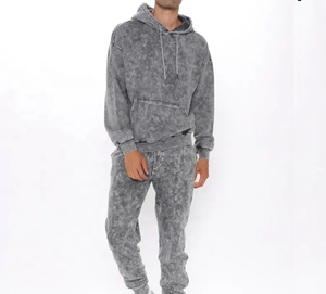 Ensemble de survêtement décontracté pour homme en tissu doux au toucher, finition délavée, style streetwear, sweat-shirt et pantalon oversize, fabrication OEM - Product Image 1