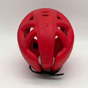 Casque de boxe rouge en cuir PU, demi-masque, 7 aérations, équipement de protection pour adultes, unisexe, utilisation universelle, fermeture auto-agrippante - Product Image 3
