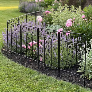 Panneau de clôture de jardin en fer forgé résistant à la rouille et facile à assembler ; sert de clôture de protection et de support pour les plantes dans la cour. - Product Image 3