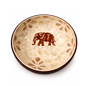 Vente en gros de bols en coquille de noix de coco gravés de haute qualité, artisanaux, uniques, polis, écologiques et durables pour la maison - Product Image 1