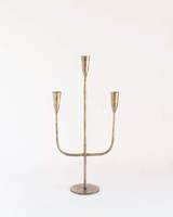 Candélabre en métal noir mat avec trois supports pour bougies coniques pour la décoration de la maison