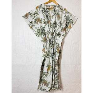 Vestido maxi caftán de algodón con estampado de selva, cuello en V, para playa, estilo bohemio, holgado, para verano, ropa de resort, venta al por mayor personalizada - Product Image 1