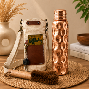 Elegante y moderno juego de bolsas para botellas de cobre sólido con diseño ovalado y texturizado, para uso en el hogar, viajes y fiestas. - Product Image 1