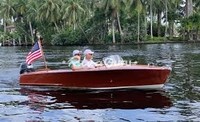 Bateau de plaisance sportif italien Riva Scoiattolo 14 pieds, artisanat ancien et moderne, construit sur mesure, en fibre de verre/bois, moteur hors-bord.