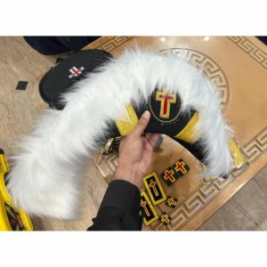 หมวกขนเฟอร์เทียมสีขาวแบบสั่งทำพิเศษ พร้อมลายปักกางเขน |   ชุดคอสเพลย์ฤดูหนาว ชุดแฟนซี หมวก - Product Image 3