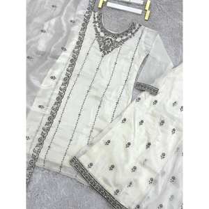 Conjunto de Fiesta de Diseñador, Top y Pantalón con Dupatta y Otros Accesorios Étnicos - Product Image 2