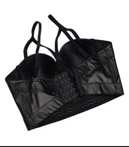 Top bralette en cuir fait main pour femme, crop top en cuir véritable noir, bretelles ajustables en cuir - Product Image 4