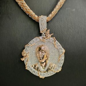 Pendentif Moissanite Personnalisé en Disque Rond, Cadeau pour Rapper, Plaqué Or Rose avec Argent Sterling 925, Breloques Personnalisables - Product Image 2