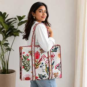 Sac fourre-tout matelassé en coton à motif floral pour femme - Sac à bandoulière tendance pour le shopping avec fermeture éclair, grande capacité, design à empiècements pour toutes les saisons - Product Image 2