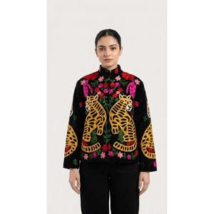 Chaqueta Acolchada Gruesa para Mujer, Negra, con Bordado Floral de Tigre, Cuello Alto, Manga Larga, Corta, Ecológica, de Secado Rápido, 100% Algodón - Product Image 1