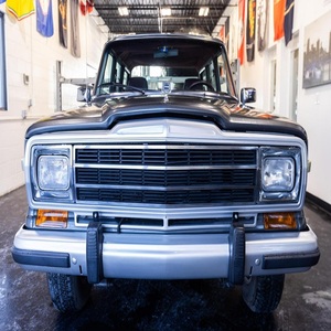 Jeep Grand Wagoneer de 1988, autos usados de fábrica. - Product Image 1