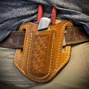 Funda de Cuero Estilo Pancake Hecha a Mano de Primera Calidad para Alicates y Navajas de Bolsillo - Product Image 3