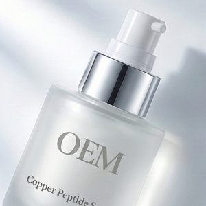 Sérum micro-emulsion hydratant raffermissant au peptide GHK Cu et à la niacinamide, certifié ISO 22716, avec céramide et TXA, pour éclaircir la peau - Product Image 2