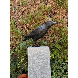 Sculpture de corbeau en métal décorative vintage, finition bronze, pour fournitures de jardin, statue de corbeau décorative faite à la main, à vendre - Product Image 5