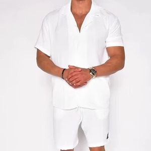 Conjunto de Camisa Negra de Manga Corta para Hombre con Pantalones Cortos Bermuda, Transpirable, Satinado, 100% Algodón, Cintura Elástica, Estilo Casual Elegante - Product Image 2
