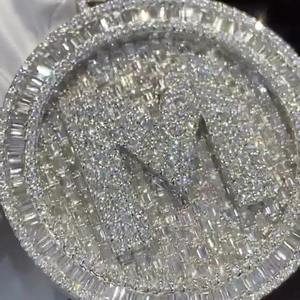 Colgante de Letra de Lujo en Plata 925 con Moissanita, Corte Brillante Redondo, Engaste de Micro Pavé, Unisex, para Uso Diario, Amuleto Temático - Product Image 5