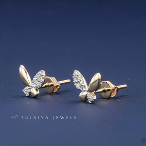 Boucles d'oreilles clous en or 14 carats avec diamants de laboratoire pour hommes et femmes, style moderne et élégant, pierres de qualité supérieure pour les soirées - Product Image 4