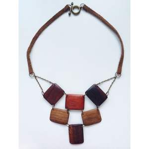 Collier en perles de bois pour femmes avec un design durable Accessoires de mode en cristal - Product Image 5