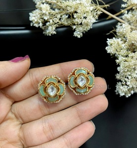 Hermosos Pendientes de Moissanita con Aspecto de Piedra, Chapados en Oro de Latón de Primera Calidad, para Mujeres y Niñas, para Usar en Bodas, Colección - Product Image 3