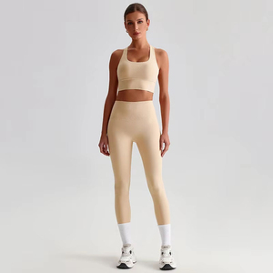 Conjunto Deportivo de 2 Piezas para Mujer, Transpirable, Sin Mangas, Shorts de Yoga con Estampado de Letras, Cintura Alta con Cinturón - Product Image 1