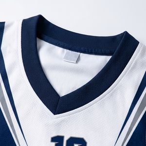 Conjunto de Uniforme de Baloncesto Sublimado Personalizado, Blanco y Azul Marino, Cuello en V, Sin Mangas, Absorbente de Humedad, con Número - Product Image 4