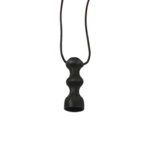 Collar con colgante de tubo ranurado de hierro forjado a medida, acabado en hierro oscuro natural, pedido al por mayor para compradores globales - Product Image 1