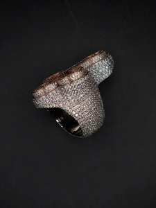 Anillo Cruzado Iced Hip Hop Baguette de Plata de Ley Bañada en Rodio con Diseño de Racimo, Anillo de Declaración que Pasa la Prueba del Diamante, Joyería de Regalo - Product Image 3