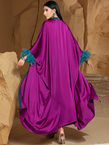 Robe de soirée ample de luxe AN11750, style vintage, violette, coupe trapèze, longueur cheville, pour l'Aïd et le Ramadan, ensemble 2 pièces : Abaya papillon + Cape à plumes - Product Image 2