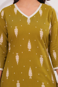 ชุดคุर्ติผ้าฝ้ายสุดเก๋สำหรับผู้หญิง |   ชุดคุรตะทรงตรงพิมพ์ลายสีเขียว - Product Image 4