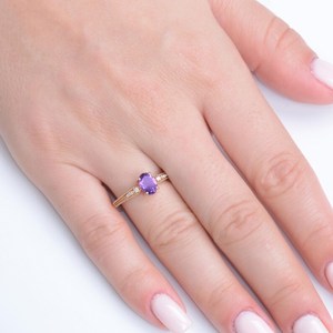 Bague de fiançailles ovale en améthyste, plaqué or rose 14 carats, pierre précieuse violette vintage, cadeau pierre de naissance de février - Product Image 2