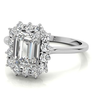 Anillo de compromiso y boda de moissanita con corte esmeralda de 8x10mm, engaste de puntas, chapado en oro sobre plata, solitario de lujo brillante para aniversario - Product Image 3