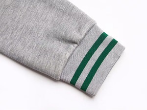 Veste universitaire en polaire vert forêt, gris chiné et blanc, style Letterman personnalisé, avec boutons-pression, pour équipes universitaires - Product Image 3