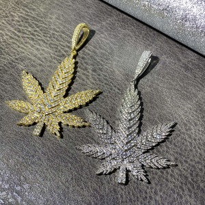 Colgante con Forma de Hoja Grande, Colgante de Moda Hip Hop, Regalos de San Valentín para Chicas - Product Image 1