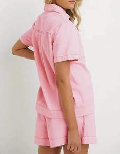 Conjunto de 2 piezas de mezclilla para mujer: Top sin mangas con botones y pantalones cortos de pierna ancha a juego - Product Image 4