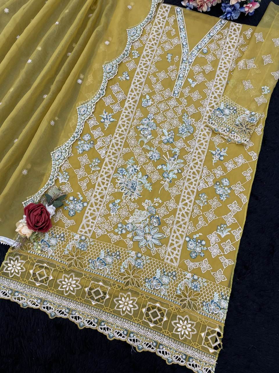 สีเหลือง