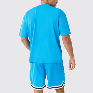 Conjunto de camiseta y pantalones cortos para hombre de primera calidad, con logotipo personalizado, 100% algodón, conjunto deportivo personalizado de verano para hombre - Product Image 2