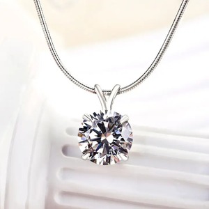 Collier pendentif élégant en argent sterling 925 avec diamant moissanite taillé de 3,0 carats, plaqué or blanc 18 carats, chaîne de 400 mm (+50 mm) - Product Image 3