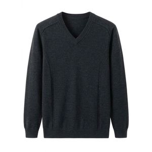 Pull en laine beige col V pour homme, tricot doux, bordure côtelée classique, décontracté, tricot d'hiver, couche supérieure premium pour le quotidien - Product Image 6
