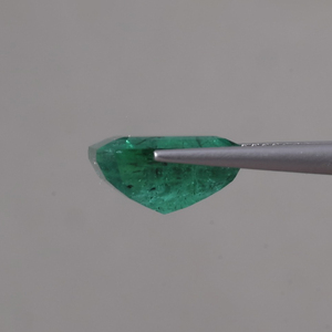 Émeraude naturelle certifiée IGI en vrac, 6,56 carats, taille émeraude, forme octogonale 12x10mm, vert clair premium - Product Image 2