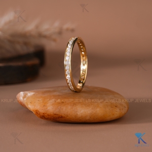 แหวนแต่งงานทองคำขาว 14K ประดับเพชรทรงกลมเพาะเลี้ยงในห้องปฏิบัติการ ดีไซน์แบบ Eternity สามารถสวมซ้อนกันได้ เหมาะสำหรับเป็นแหวนครบรอบสำหรับผู้หญิง เครื่องประดับเจ้าสาว - Product Image 6