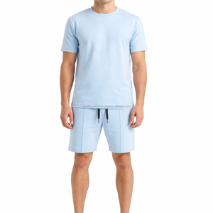 Conjunto de camiseta y pantalones cortos para hombre, informal, de dos piezas, cómodo, minimalista, ropa deportiva, cómoda y transpirable para hombre. - Product Image 1