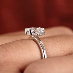 Bague de fiançailles solitaire en or massif 10k 14k 18k, or rose, argent, avec cluster de diamants ovales de 2 carats cultivés en laboratoire - Product Image 4