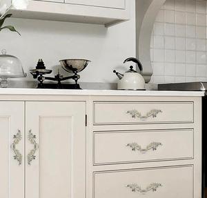 European Style Zinc Alloy Cabinet Handle Oval Shape Durable Furniture Pull Decorative Leaf Design - Product Image 4