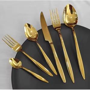 Elegante Juego de Cubiertos Metálicos para una Experiencia Gastronómica Sofisticada, Cuchara y Tenedor, Diseñados para una Presentación Elegante en la Mesa - Product Image 5