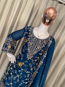 Ensemble Sharara ethnique indien de créateur : Haut et bas en soie JMY avec travail de sequins - Product Image 5