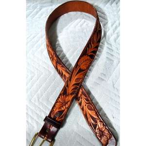 Cinturón de Cuero de Vaca con Diseño Grabado Personalizado, Hebilla de Acero Inoxidable, Impermeable, Ecológico, Unisex, Hecho en India - Product Image 6