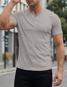 T-shirt pour homme à imprimé graphique, coton doux, style streetwear, vêtements décontractés, impression de logo personnalisée, fabricant de vêtements au Bangladesh - Product Image 2